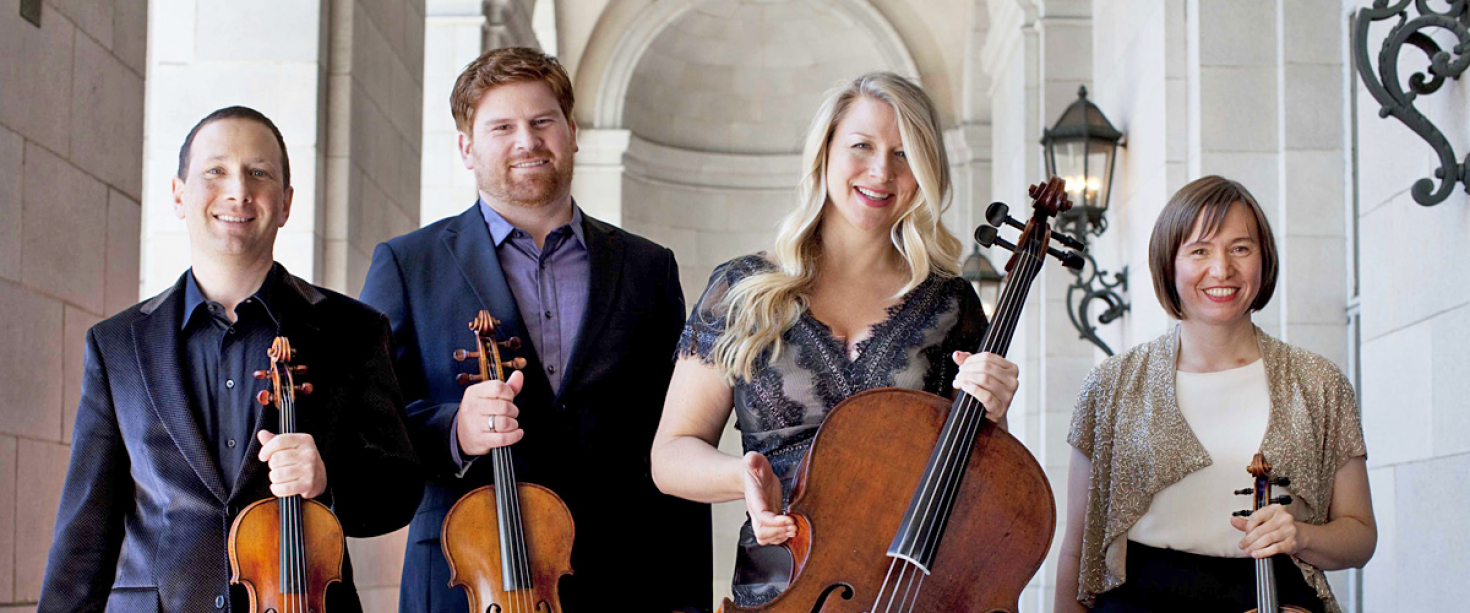 Künstlerformation mit Streichinstrumenten